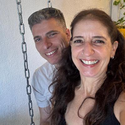 פרק 48 - איך בונים אינטימיות רגשית ביום יום בלי להעמיד פנים