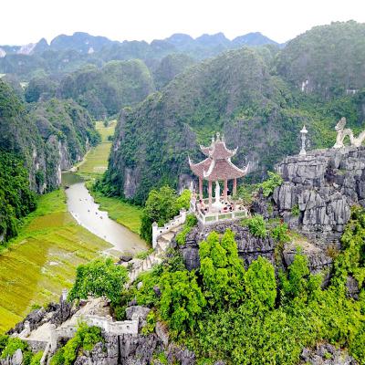THE SPECTACULAR DANCING CAVE (HANG MUA) NINH BINH – TRANG AN THE SPECTACULAR DANCING CAVE (HANG MUA) NINH BINH – TRANG AN