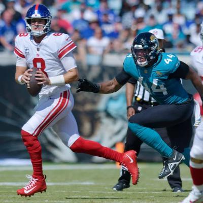 A Tale of Two NY Teams: Yankees Stink, Giants Continue to Roll. Plus, NFL Week 7 Recap, World Series Preview, NBA and College Football Talk