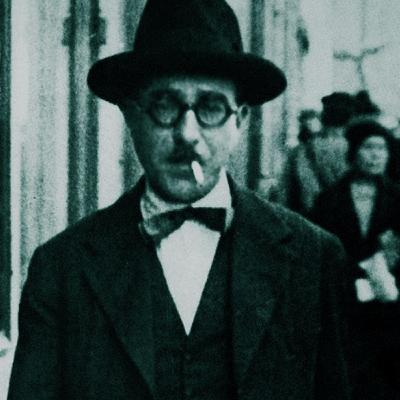 המשורר שרצה להיות הכל: 90 למות פסואה עם עודד כרמלי