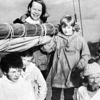 The Robertson Family - 38 days at Sea P2 The Robertson Family - 38 days at Sea P2