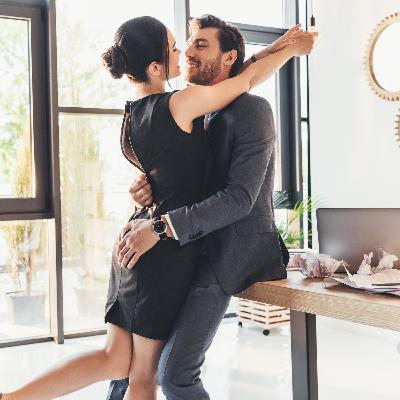 “She’s matching costumes… with her work husband 😳💀” “She’s matching costumes… with her work husband 😳💀”