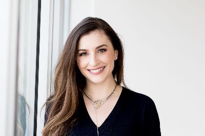 🚀 Shining a Light on Ageism - Maureen Wiley Clough, Host of It Gets Late Early (Issue 598)