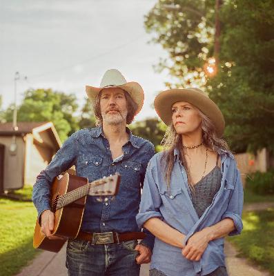 Gillian Welch discusses her forthcoming Australian tour with Dave Rawlings Gillian Welch discusses her forthcoming Australian tour with Dave Rawlings