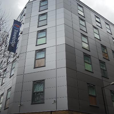 84. Londoni kocsma árak, Travelodge újítások, elszálló poggyász díjak