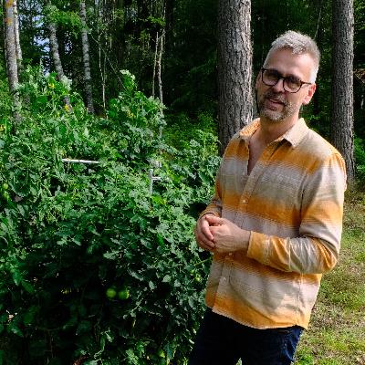 6 Hemma hos Johannes Wätterbäck i familjens trädgård i skogen 6 Hemma hos Johannes Wätterbäck i familjens trädgård i skogen