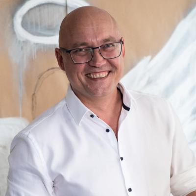 Uzależnienie to choroba uczuć - mówi Radosław Nowak, doświadczony psychoterapeuta / #18 Uzależnienie to choroba uczuć - mówi Radosław Nowak, doświadczony psychoterapeuta / #18