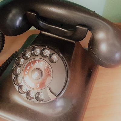 Η υπάλληλος και το τηλεφώνημα