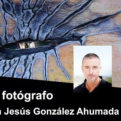 Frente al fotógrafo con Juan Jesús González Ahumada Frente al fotógrafo con Juan Jesús González Ahumada