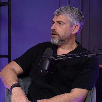 EP11 Tarek Sakik مستحيل اصحابي يكونوا موظفين عندي مع طارق سكيك مؤسس تخيل