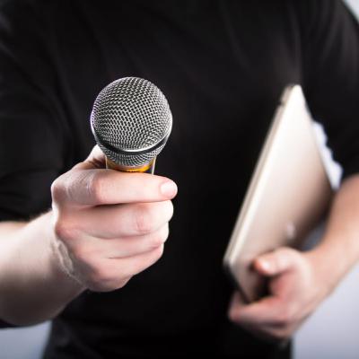 Intervista a Frida Kahlo, Adolf Hitler e Stephen Hawking