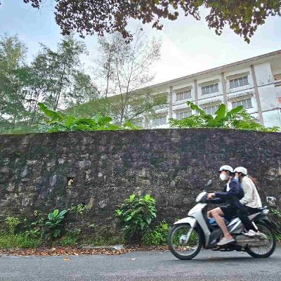 Tường Cao Hào Sâu – Truyện ngắn về hận thù, hóa giải và tình làng nghĩa xóm