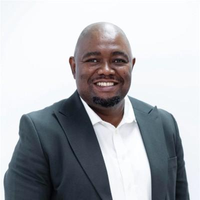 SuperLead Podcast Episode 153 with Siphiwe Moyo, a globally recognised keynote speaker, organisational behaviour specialist, and Executive Director of the Organisational Behaviour Institute (OBI)