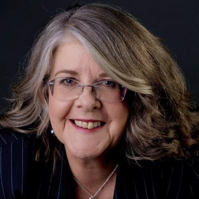 Lynnaire Johnstone Linkedin PRO & Best Selling Author