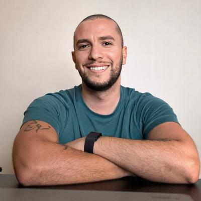 Interview with Ilyas: Cloud Architect, Owning A Coffee Shop, Selling Online Workshops, etc.