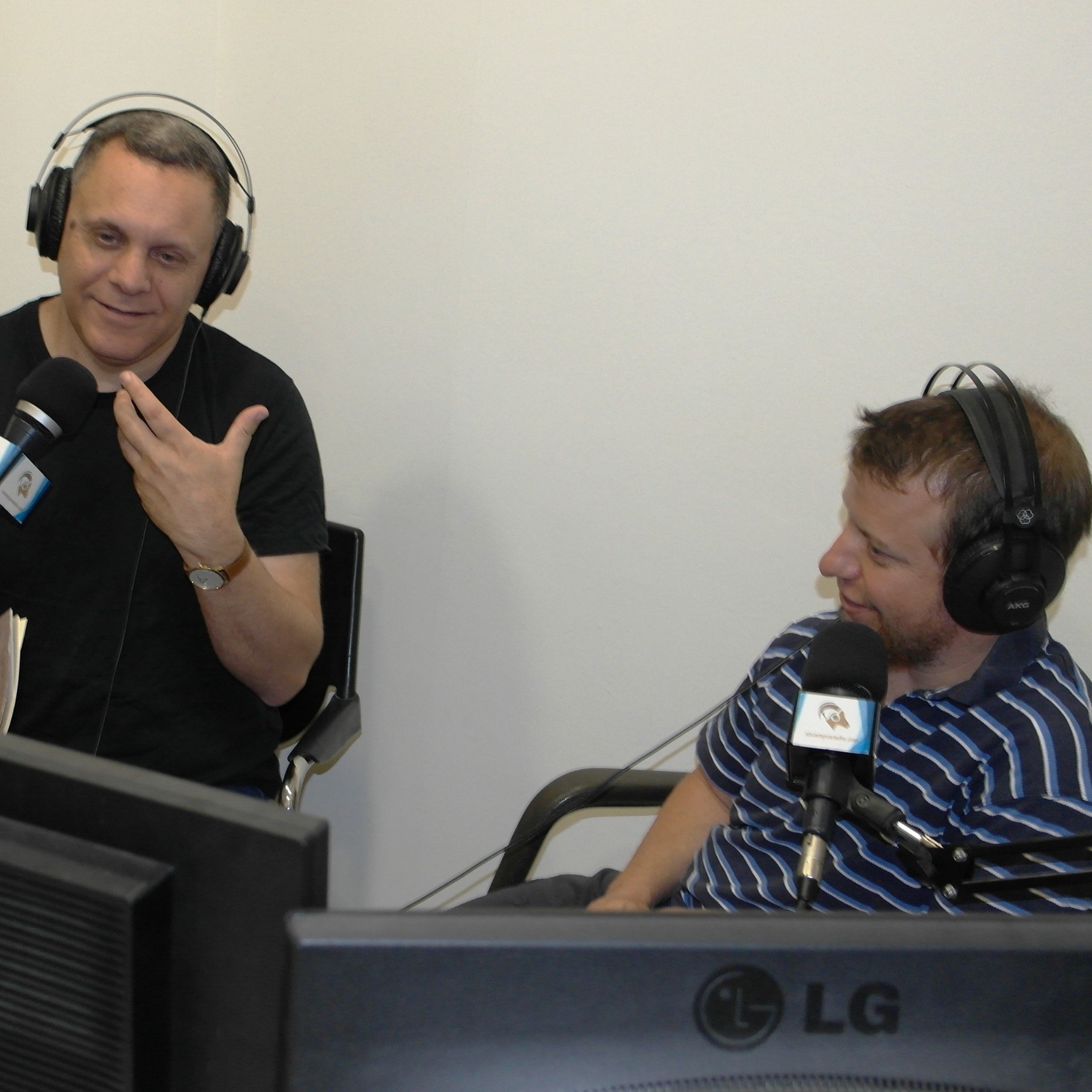 להוציא שירה מן המקום- על כוחם וקסמם של מלים וצלילים