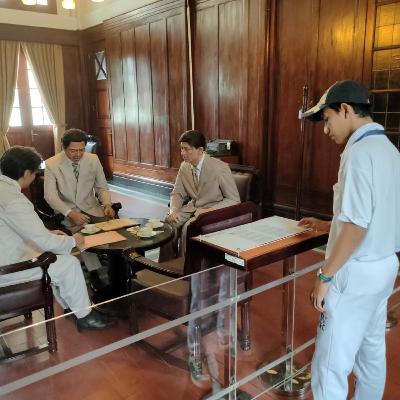 MEMANG BISA BELAJAR DI MUSEUM (?) MEMANG BISA BELAJAR DI MUSEUM (?)