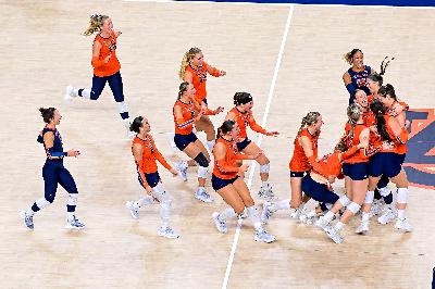 S4 Ep672: This Week in Auburn Volleyball with Head Coach Brent Crouch 10/1/24 S4 Ep672: This Week in Auburn Volleyball with Head Coach Brent Crouch 10/1/24