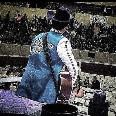 Conociendo a Ariel Camacho