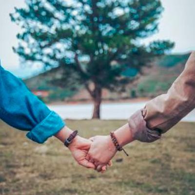 Haath :- ek esa haath ho jo hmesha saath de