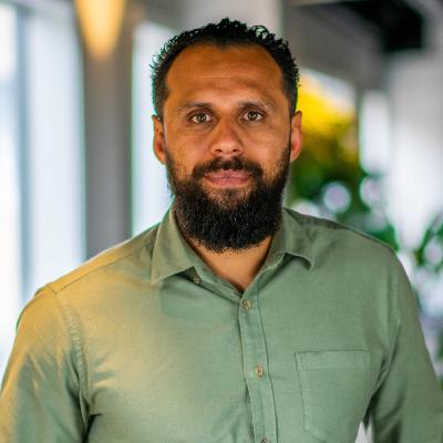 Episode 4 with Isa Nacewa: Retired 4 x European Rugby Champions Cup Winner, Registered Financial Adviser and Podcast Co-Host of 'Beyond The Field'.