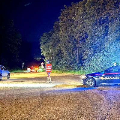 Droga in auto e armi in casa: 25enne ai domiciliari, denunciato il padre