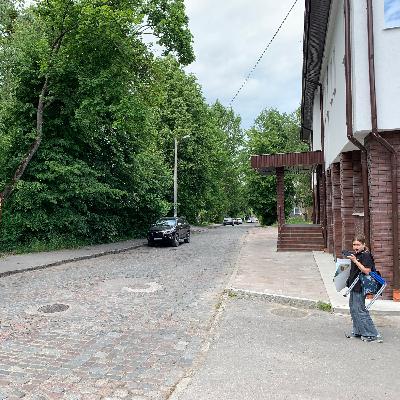 Восточная улица: здесь на район приходят нассэргартэн/ки (они же портови/чки) Восточная улица: здесь на район приходят нассэргартэн/ки (они же портови/чки)