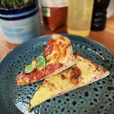 Pizza! Et sikkert hit hos børn og fulde folk Pizza! Et sikkert hit hos børn og fulde folk