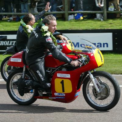 Restoring Barry Sheenes Last Winning Bike - Goodwood 2002
