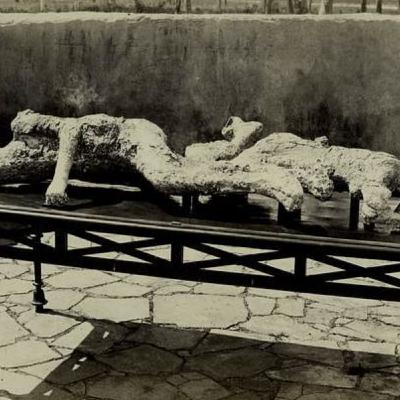 S8 Ep250: PREVIEW Guest: Emma Southon. Southon profiles Julia Felix, a Pompeian business owner who defied Roman gender norms by independently running a sophisticated entertainment complex. Featuring "bougie" baths, bars, and apartments, her establishment catered to