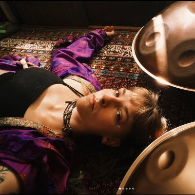 Changeofcolours – Handpan, Nature, and Emotional Expression