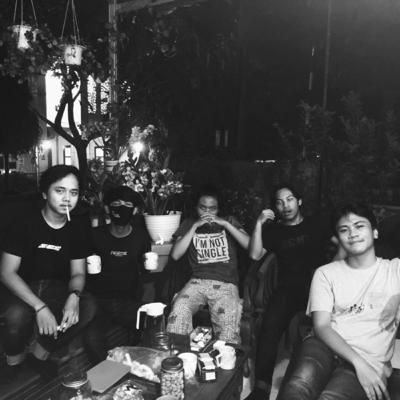 Terjebak atau Selektif?