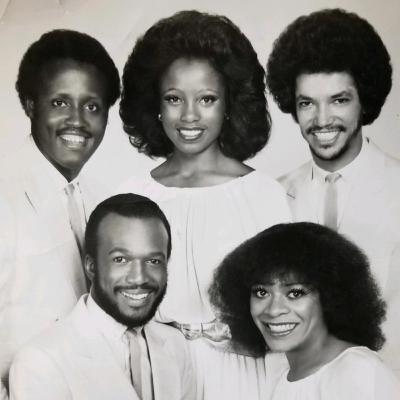 S1 Ep 9: The Twenty-First Century Singers Reunion/Sunday Night Fever