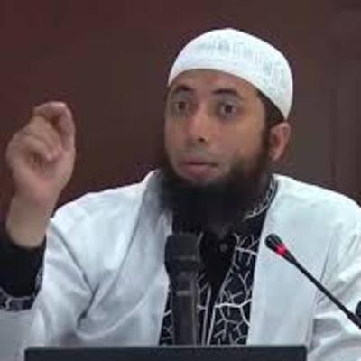 Khalid Basalamah - Kisah Unik masuk Islamnya Para Penyihir di Samro' Rusia (Episode #294)