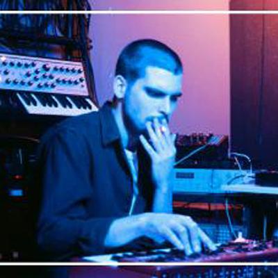 Set de Tour-Maubourg, producteur et DJ - enregistré dans les studios de Tsugi