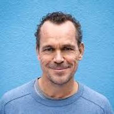 Bruggenbouwers met Bram Bakker