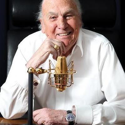 Radio icon John Laws farewelled as Russell Crowe delivers emotional eulogy