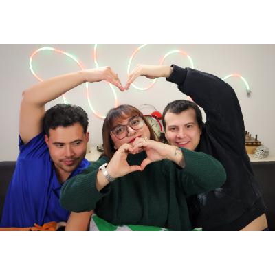 Las Ondeadas - Cap 53: ¡Feliz año nuevo y feliz aniversario!