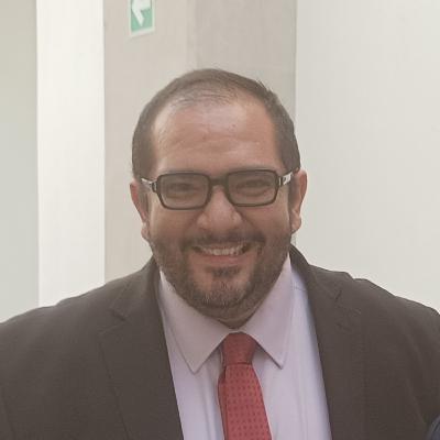 Humanizar las redes sociales, dr. Roberto Casales García