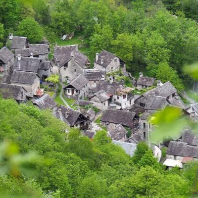 Foroglio: il paese che vive senza energia elettrica in Svizzera Foroglio: il paese che vive senza energia elettrica in Svizzera