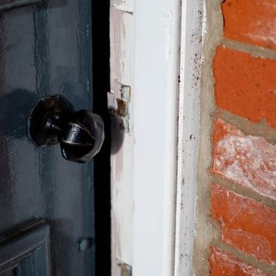 "I saw a man with a balaclava at my front door"