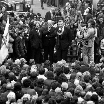 250. Return of the crisis man