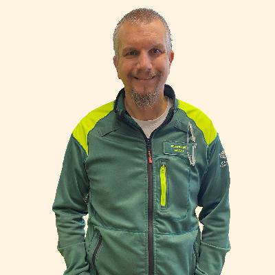 Från ambulanssjukvårdare till professor