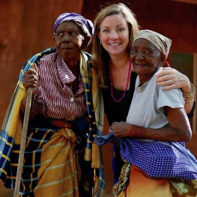 WCPT 820 Interview: Nancy Economou of Watts of Love