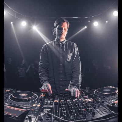 7. Telling A Story With Music - Vicente Herrera - DJ/Producer