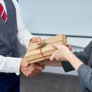 نقد و بررسی فروشگاه های کادویی