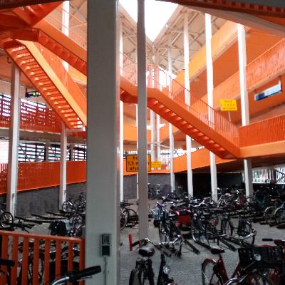 #10 Heel Zaandam is nep. Dan ook maar de mooiste fietsenstalling ter wereld