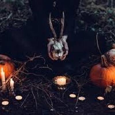 contando historias de terror y anecdotas paranormales