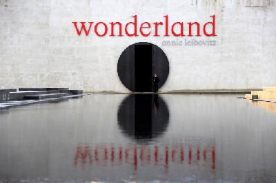 Todo sobre 'Wonderland', la nueva exposición de Annie Leibovitz en la Fundación MOP