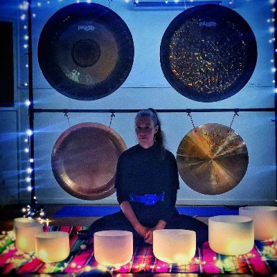 Dancing In Your Head - Ep23 - Gong Bathing with Erika Grant and Nell Thomas